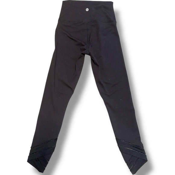 Women's Lululemon Motionful 7/8 Black Sheer Cris Cross Textured Ankle Leggings - Picture 3 of 4